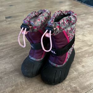 Sorel toddler snow boots with lining